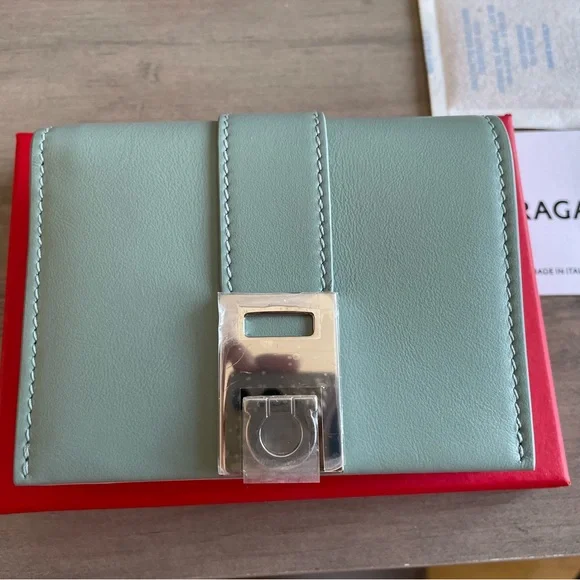 Salvatore Ferragamo new wallet in a Gift Box - Picture 3 of 7